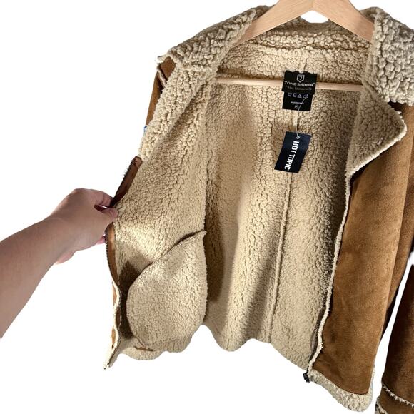 Her Universe NWT Shadow of the Tomb Raider Women's Junior Medium Aviator Jacket - Picture 9 of 14